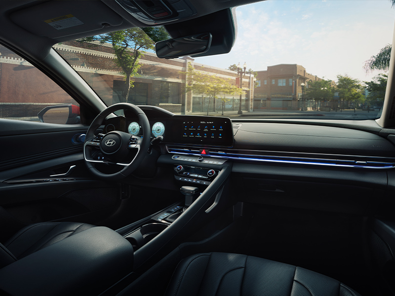 Diseño interior renovado del nuevo Elantra 2024.