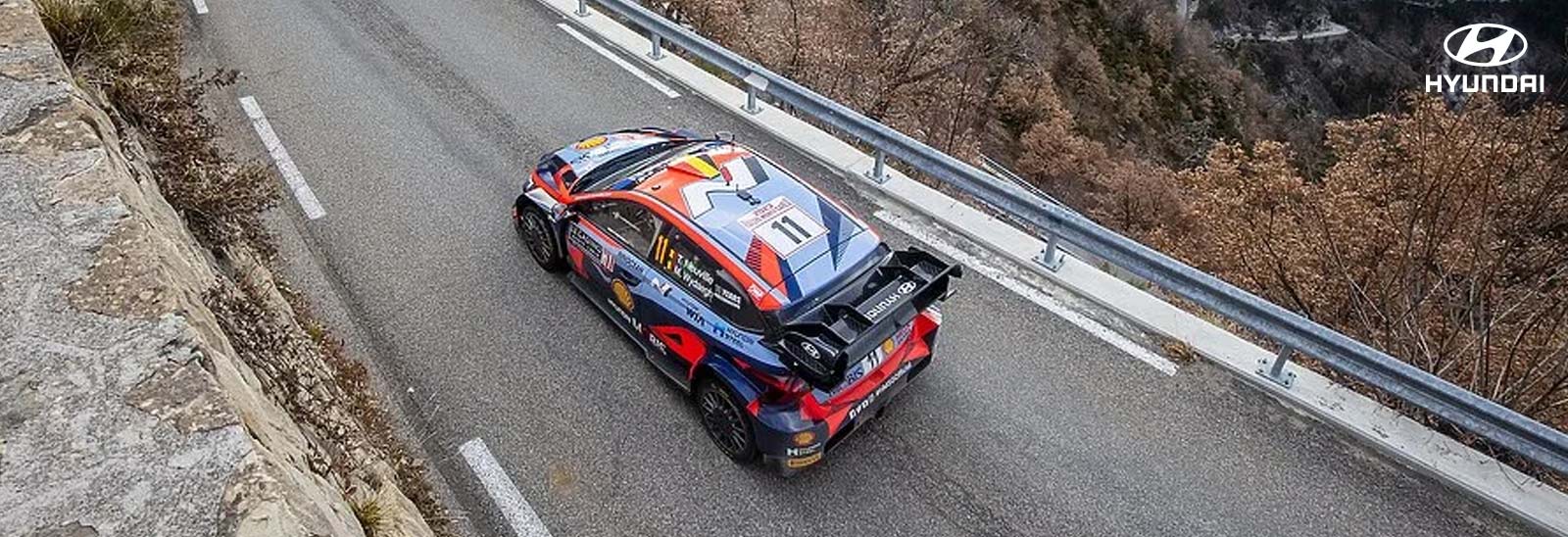 Auto Hyundai Motorsport en carretera