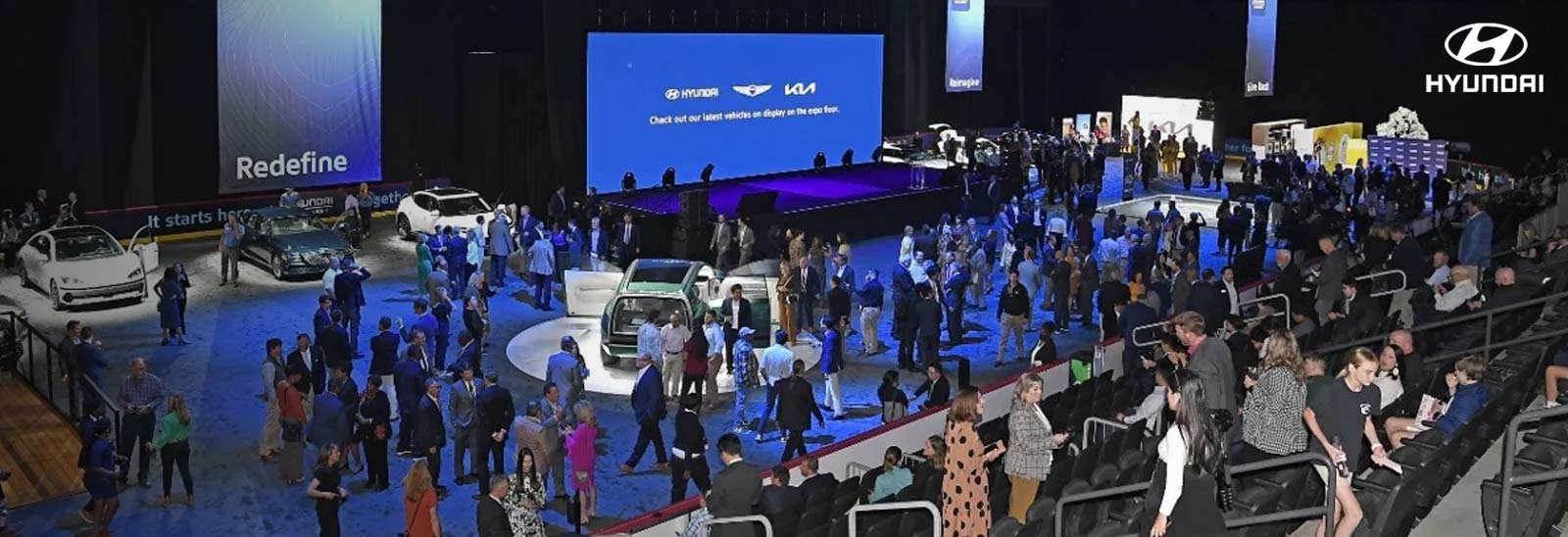 Expo show con vehículos Hyundai