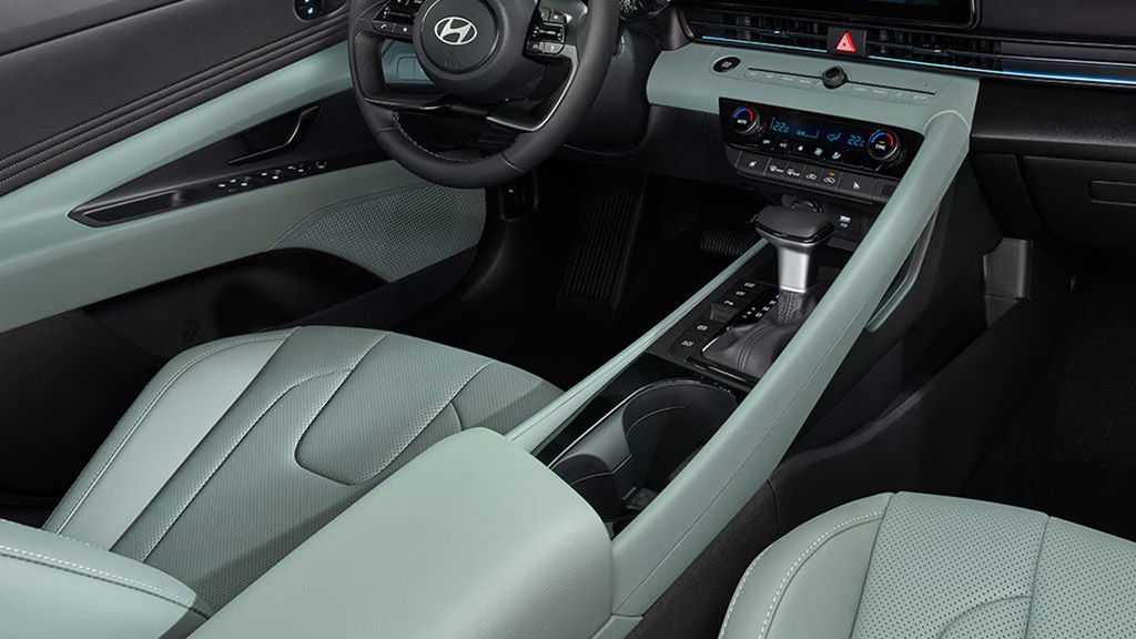 Diseño Interior renovado Elantra 2024