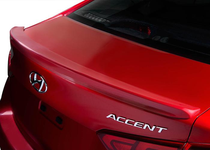 Vista trasera Hyundai Accent color rojo