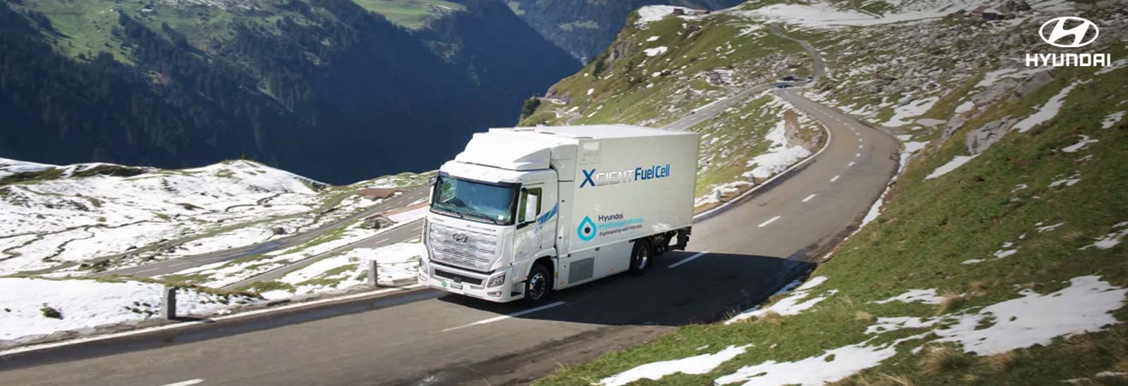 Camión Hyundai XCIENT en carretera suiza