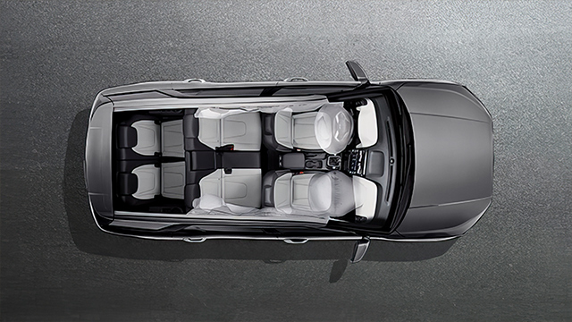 Vista aérea del interior de Hyundai Creta GRAND mostrando sus bolsas de aire expulsadas