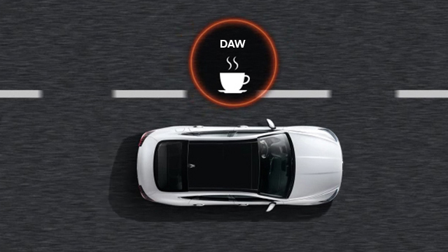 Ilustración de Hyundai Creta utilizando la función de Alerta de Atención al Conductor (DAW)